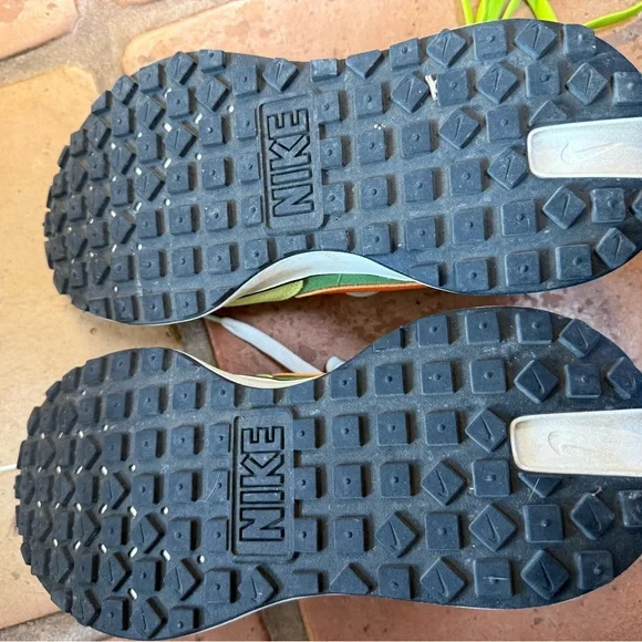 Nike Wmns Phoenix Waffle Chlorophyll Safety Orange - Picture 4 of 5